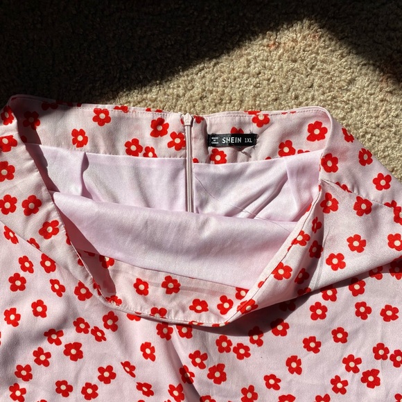 Light pink mini skirt with pink flowers 🌸 - Picture 3 of 6